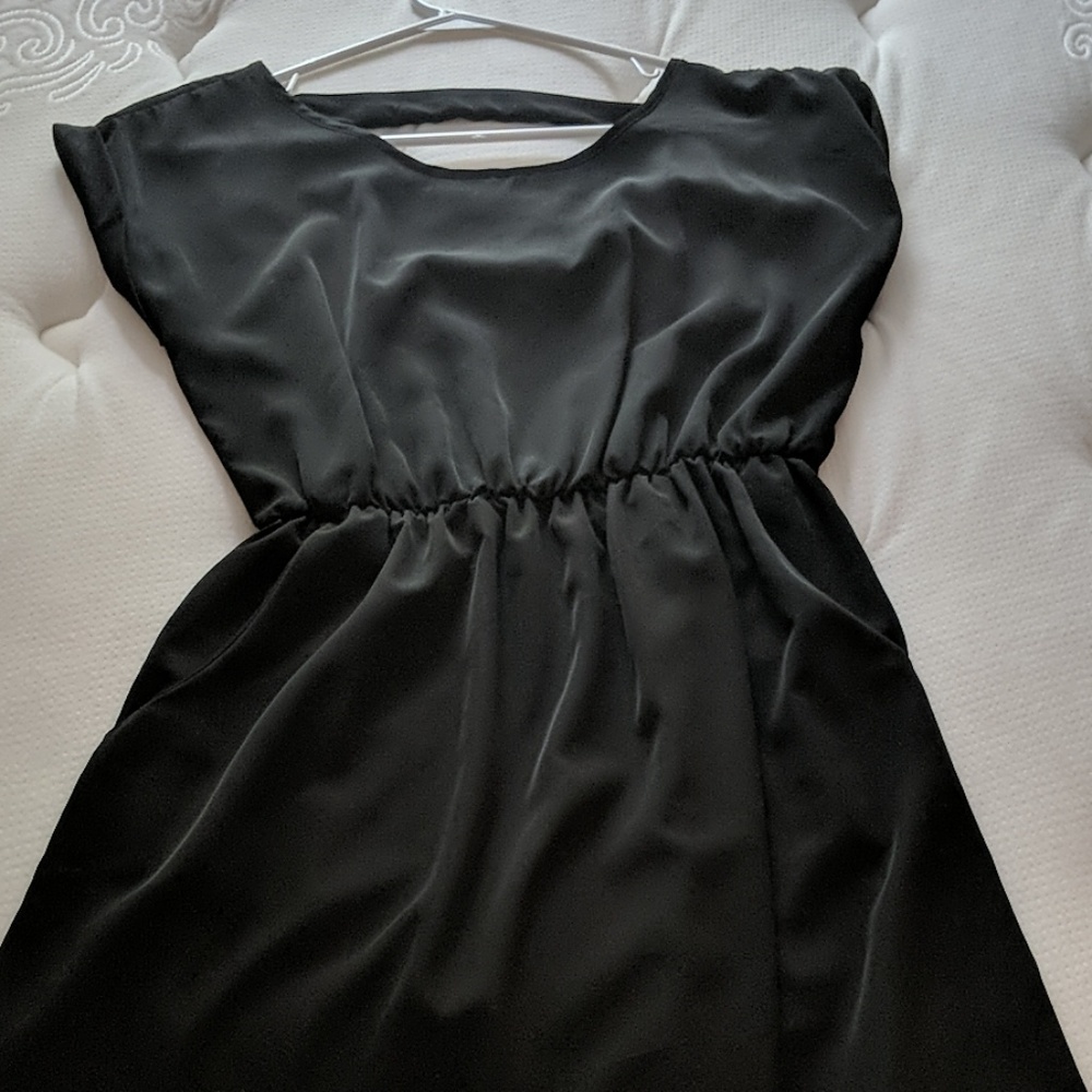 Dress - Picture 3 of 3